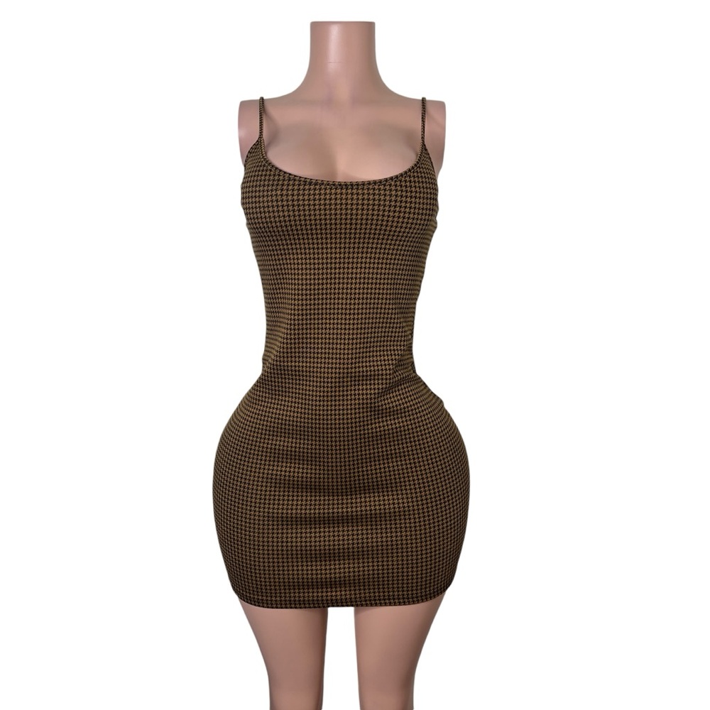 Sleeveless Houndstooth Bodycon Mini Dress in Brown